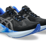ASICS Novablast 5 BLACK / WHITE