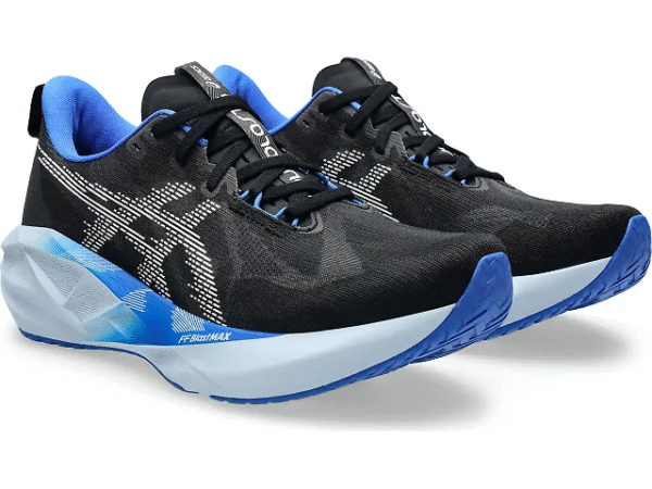 ASICS Novablast 5 BLACK / WHITE